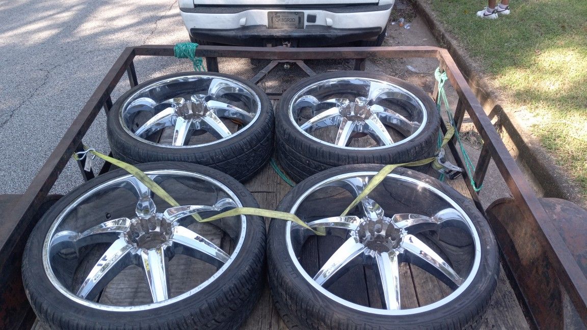 Rim 26inch No Center Caps 800$