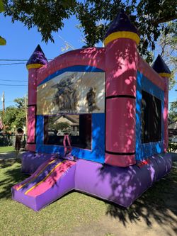 Bounce House ///// BrincolÃn