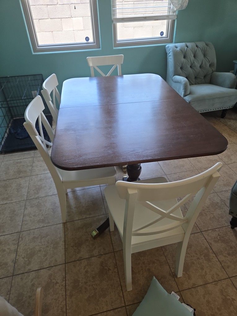 Antique Wooden Dining Table with Chairs. Dunca