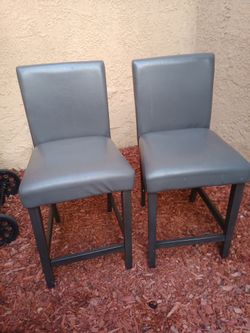 SET OF 2 GRAY COUNTER HEIGHT CHAIR'S