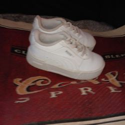 White PUMA  Little  Girl Shoes  Size 5