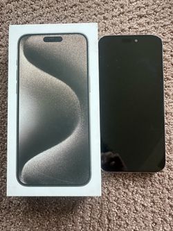 Unlocked IPhone 15 pro max 256 G