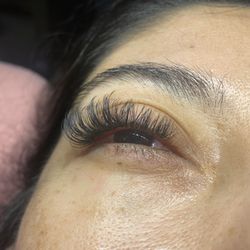 free lashes for mothers day