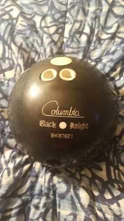 COLUMBIA 300 BLACK KNIGHT BOWLING BALL