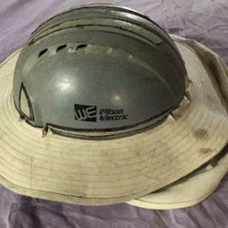 Wilson, Electric Full Brimmed Ventilated Hardhat With Shade Used