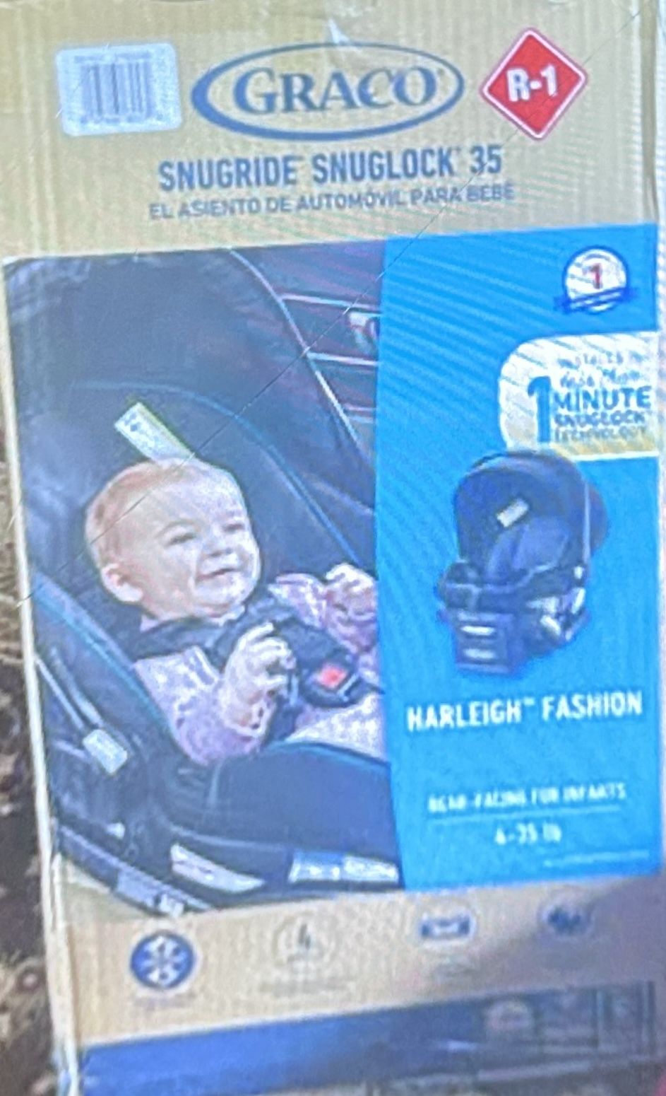 BRAND NEW CARSEAT FOR NEWBORN