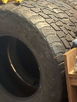 2 Mickey Thompson, aggressive, tires