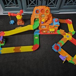 VTech Go! Go! Smart Wheels Treasure Mountain Train Adventure  Set *Pick-up In Great Bridge*