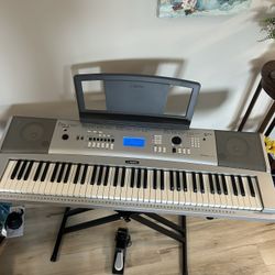 Yamaha DGX-230 76-key Keyboard (stand and pedal included)
