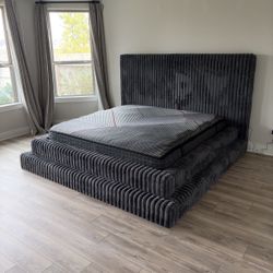 New Queen & King Size Grey Corduroy  Platform Bed Frame USB-C/A CHARGING PORTS Finance available $54