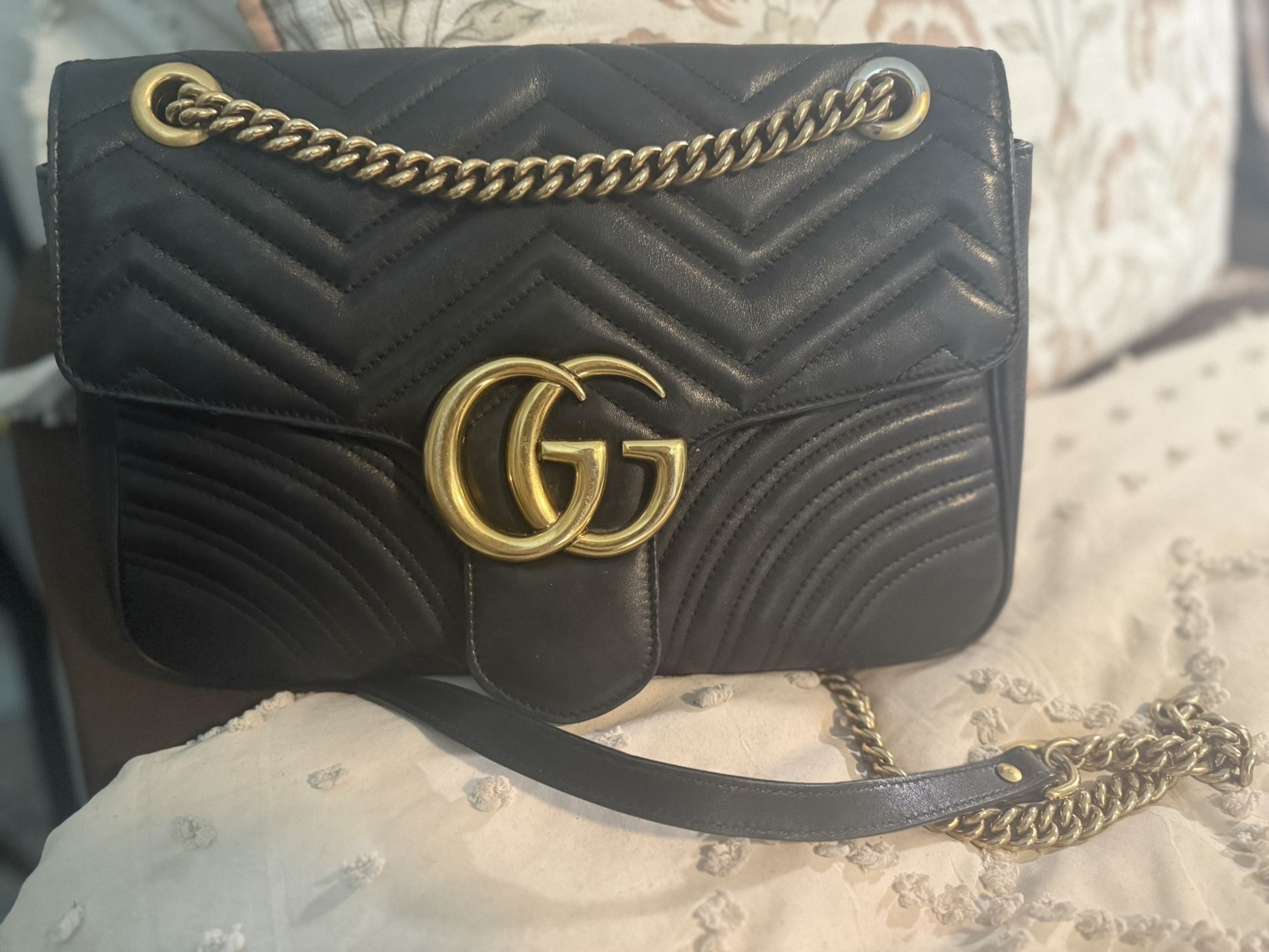 Authentic Gucci Marmont Medium Shoulder Bag
