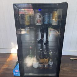 Mini fridge 