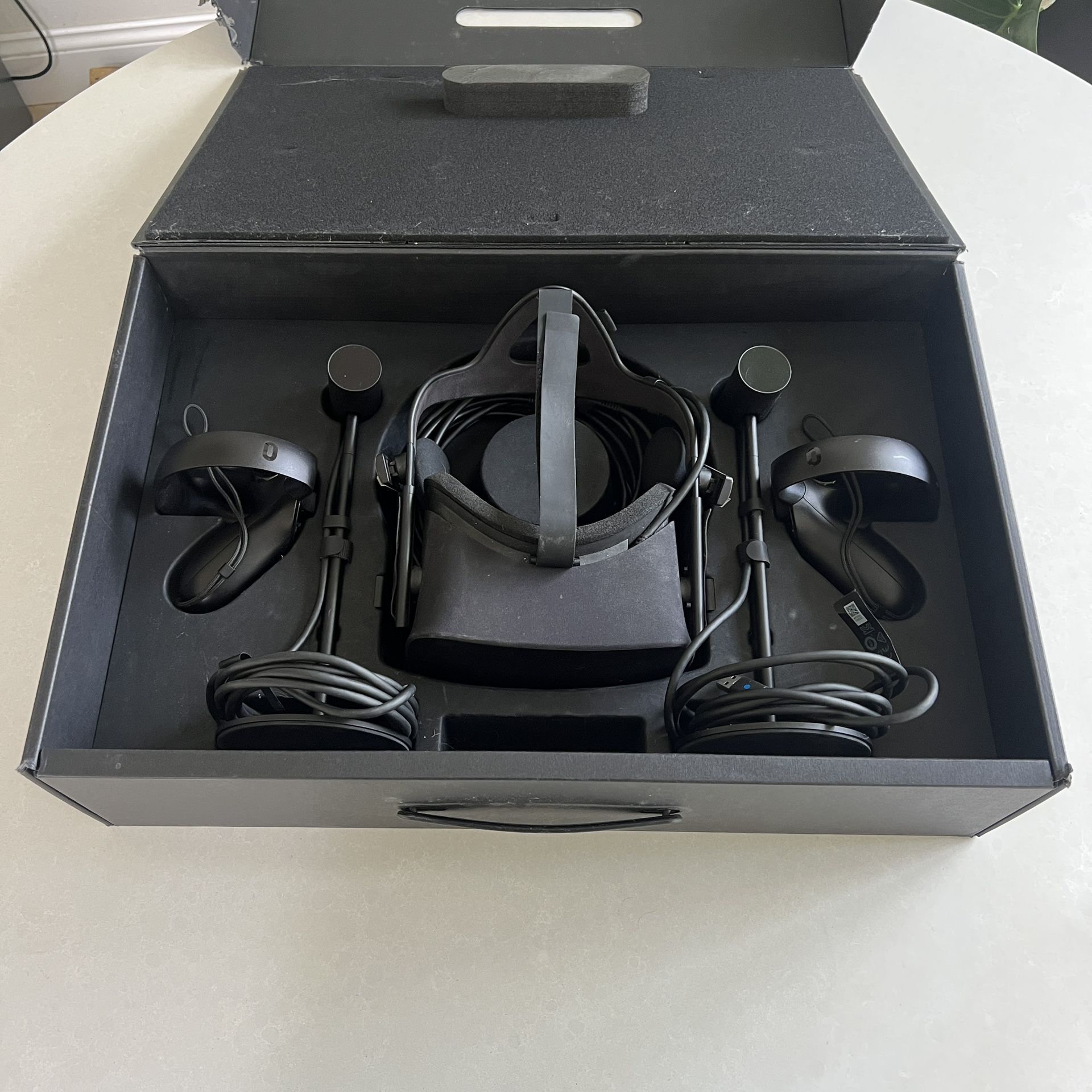 Oculus Rift CV1 Complete Headset