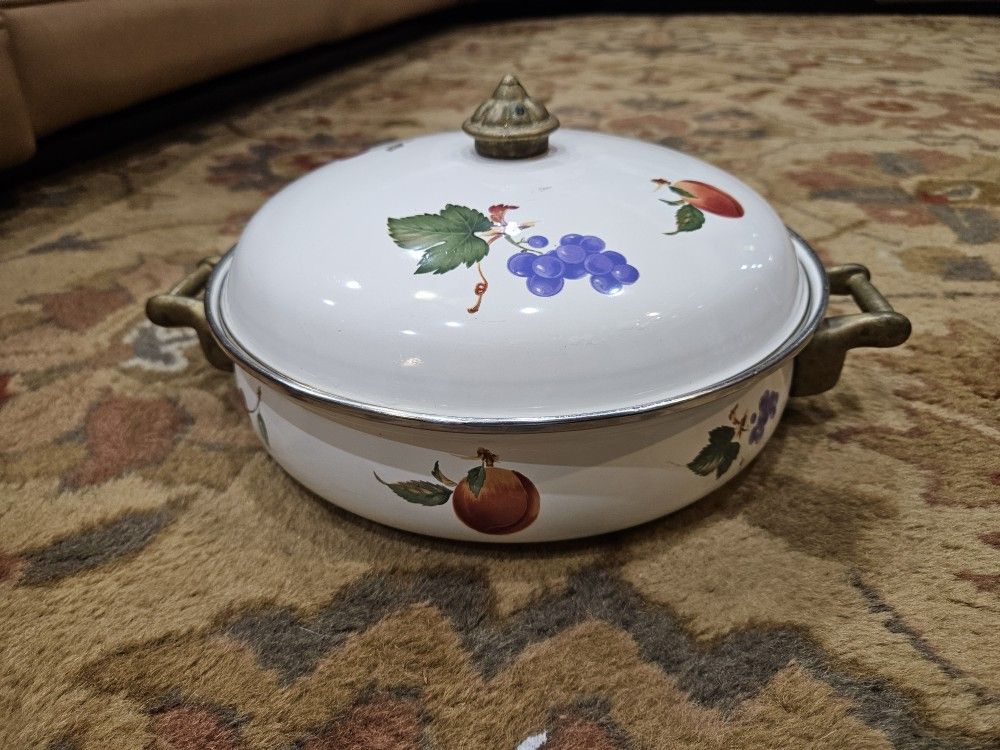 Vintage Lincoware Enamelware Brass Handle Casserole Server W/ Lid Dutch Oven