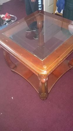 Mohogany end table with glass 28x 28 x 26"H
