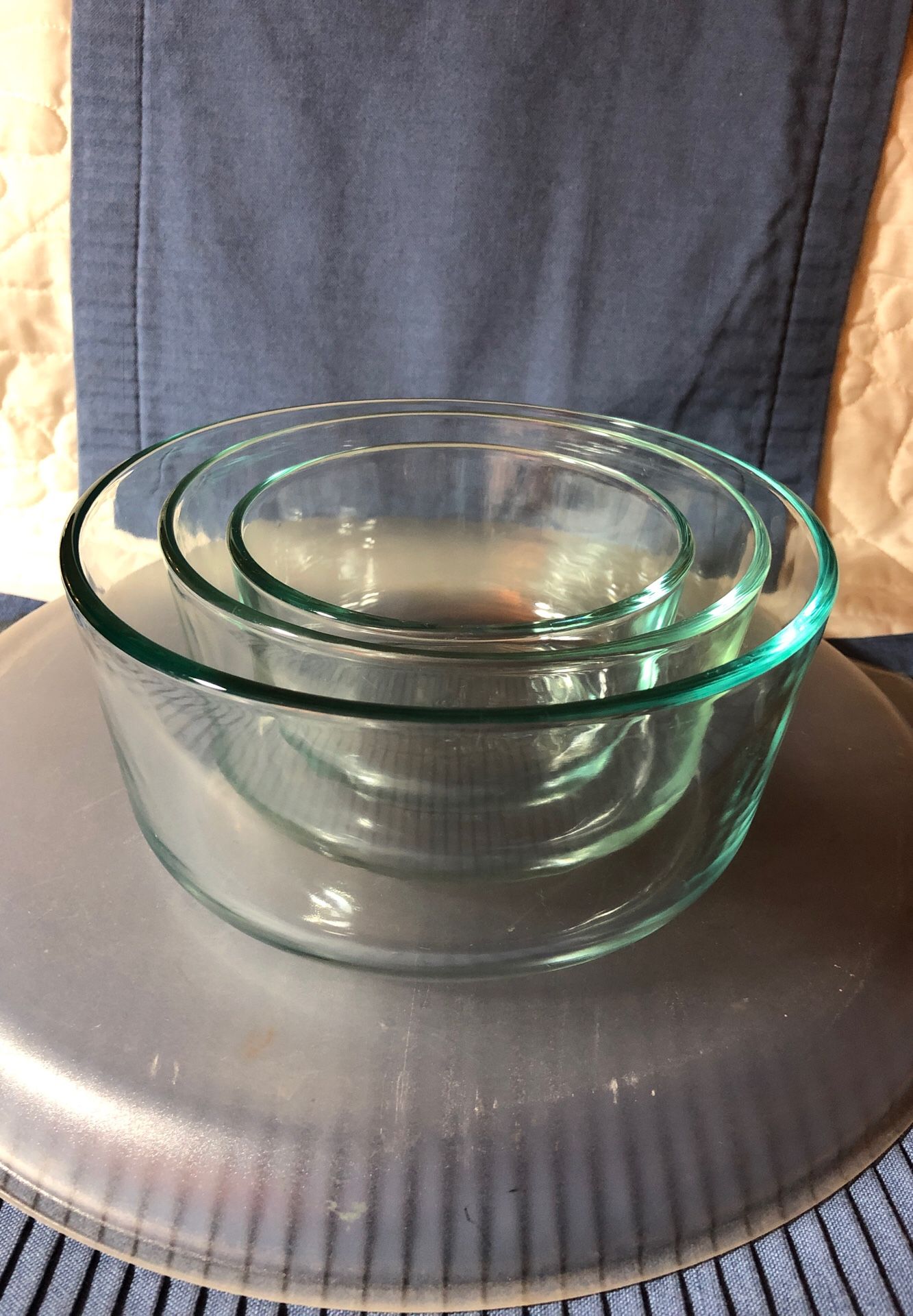 Pyrex nesting bowls