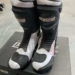 SEDICI ULTIMO RACE BOOT COLOR: WHITE SIZE: 11 - USA