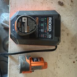 RIDGID 12V CHARGER