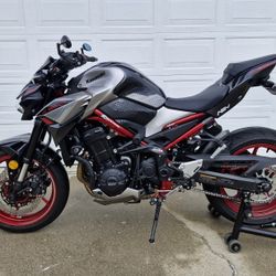 2023 Kawasaki Z900 abs