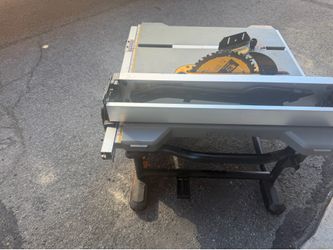 DeWalt compact table saw 8 1/4 blade￼
