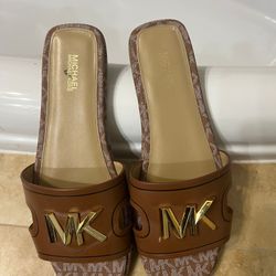 Michael Kors Size 8 