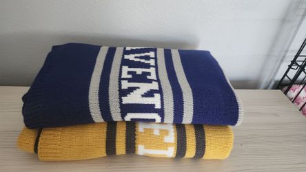 Harry Potter Rawenclaw and Hufflepuff knit blanket $40 each