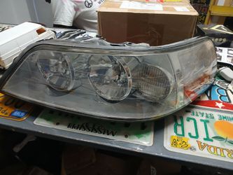 03-04 Lincoln Town Car Left Driver Side Halogen Headlight Oem