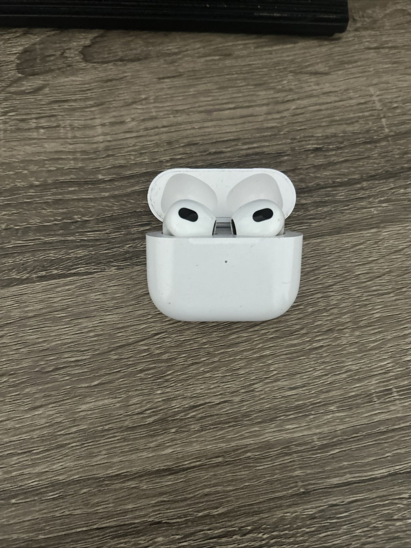 AirPod Gen 3