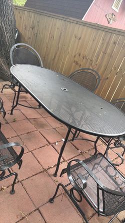 mesa de patio  sillas mesedoras