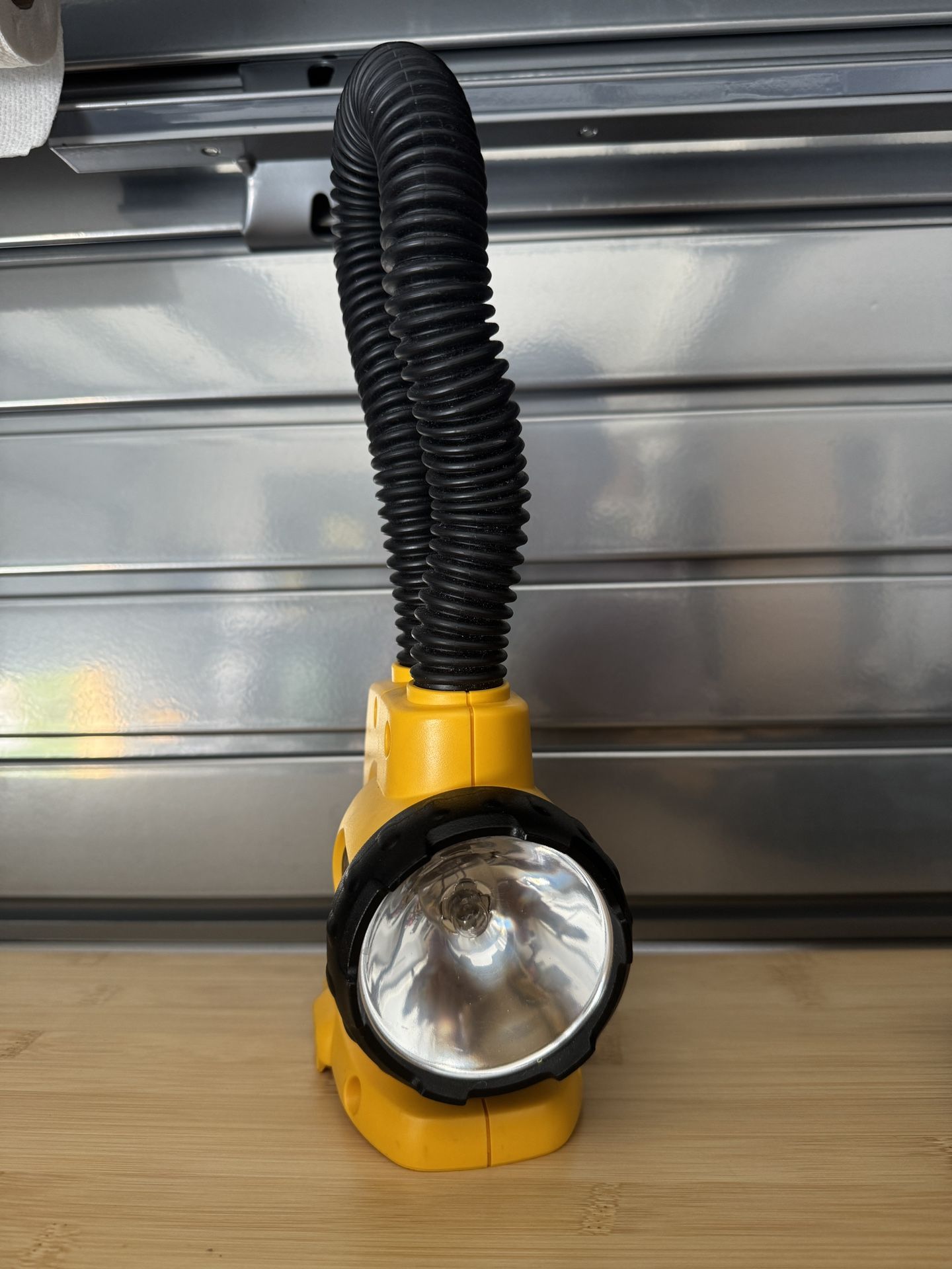 Dewalt DW919 18v Cordless Flexible Rechargeable Light