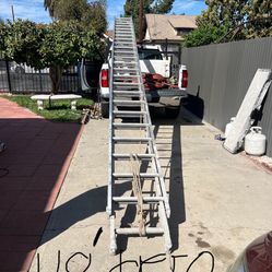 Excellent Condition 48 Ft And More Sizes Available Aluminum Ladders