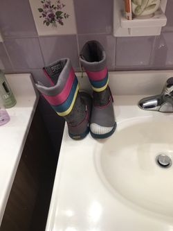 Toddler rain boots size 10
