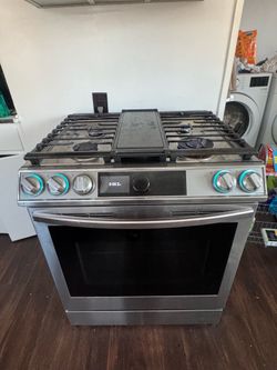 SAMSUNG SMART RANGE NEW BARELY USED