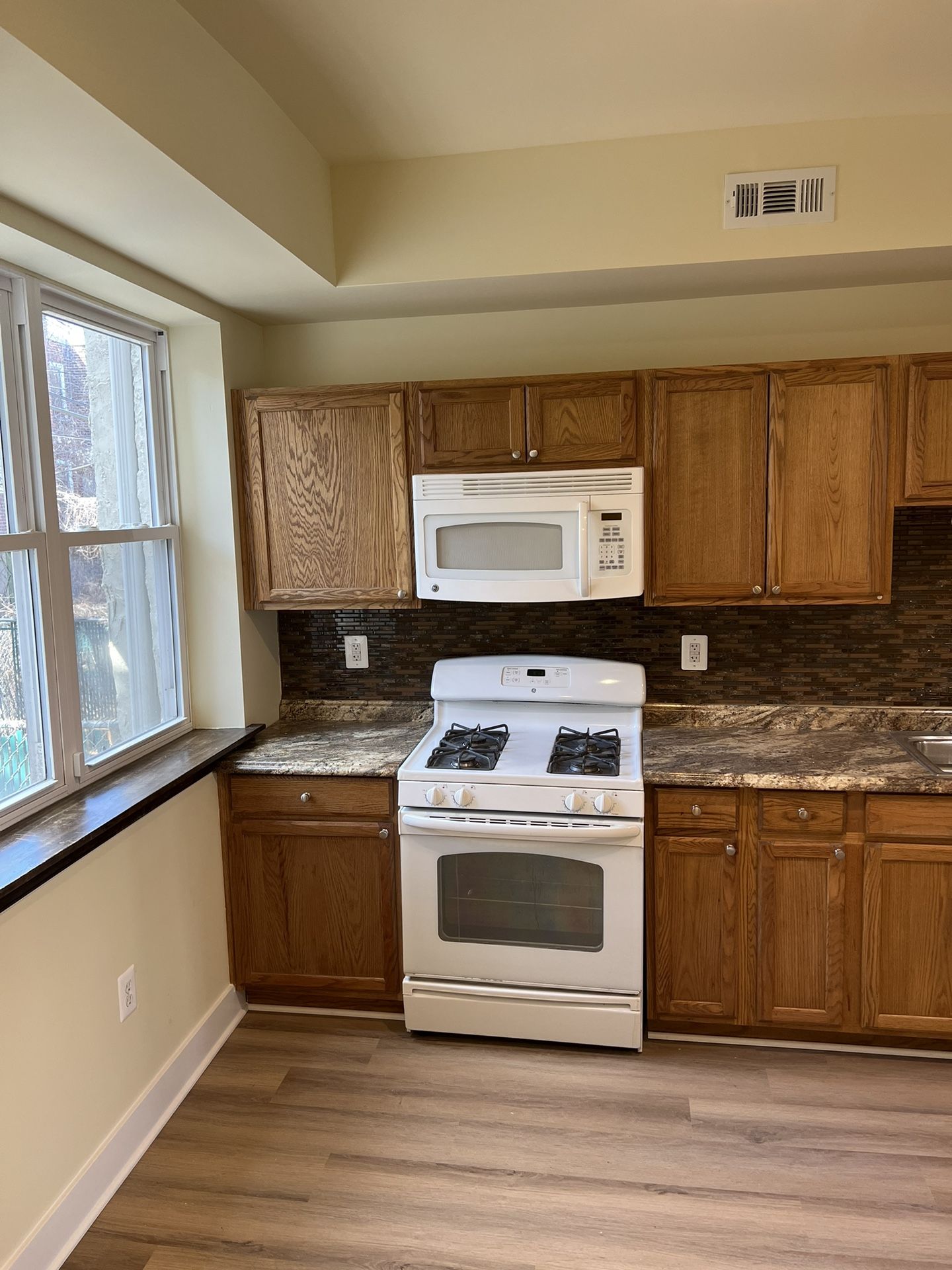 Completely Renovated 3bd, 1bath House