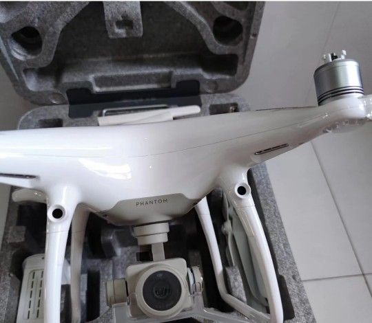 DJI PHANTOM 4 DRONE PRO V2.0 Drone 20m/4k 3-axis Gimbal Camera Qoudcopter