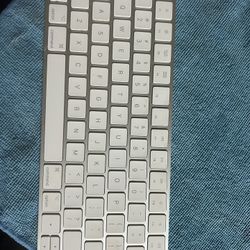 Apple Magic Keyboard 
