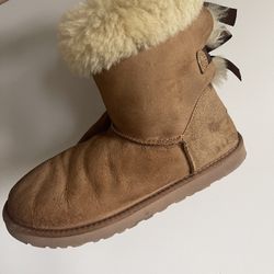 Size 9 UGG Boots 