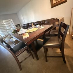 Great Conditions Table And Chairs 