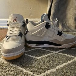Jordan Retro 4's
