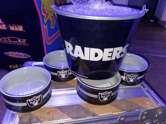 4 Pet Bowls And I Bucket