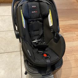 Britax B-Safe Ultra Infant Car Seat With Base