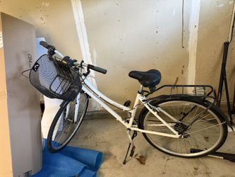 Comfort City Bike w/ Basket & Rear Rack – Ready to Ride