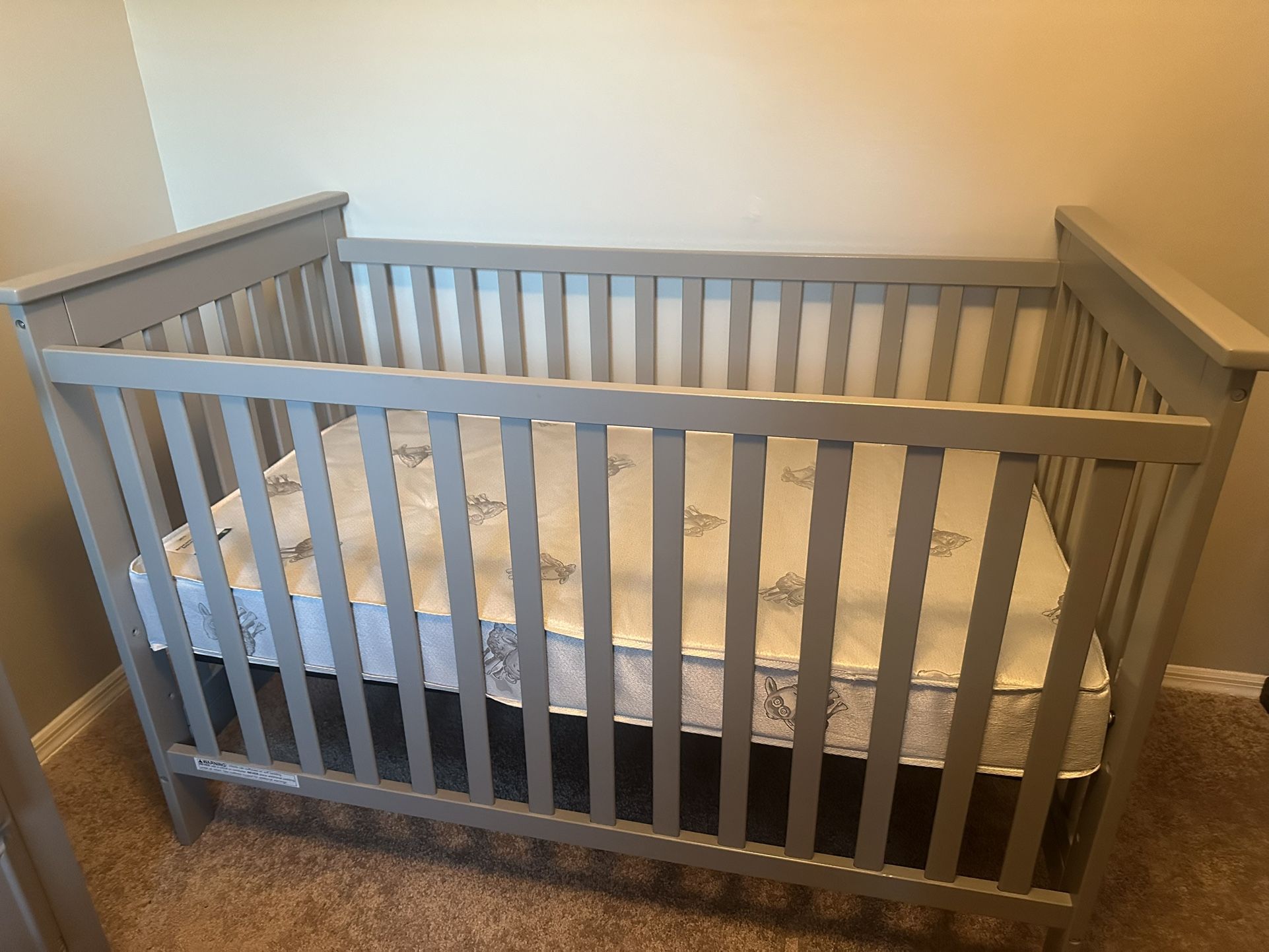 🛏️ Delta Children in Crib Serta Mattress – NEW, Never Used