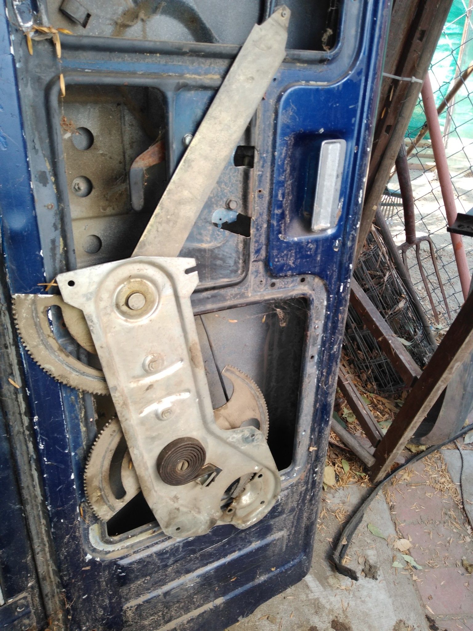 Electric tailgate regulator or K5 Blazer and the door to for Sale in