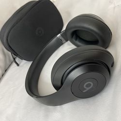 Beats Studio Pro (black)