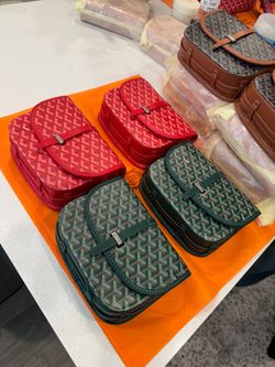 CROSSBODY BAGS