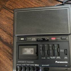 Panasonic RR-930 MicroCassette Transcriber/Recorder w/Foot Pedal RP-2692 Tested.