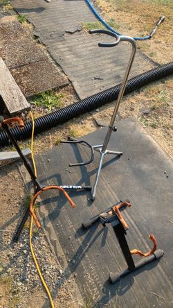Ultra Guitar Stands/Stageline