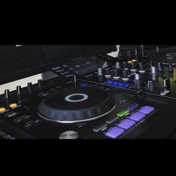 DJ Equipment 