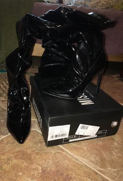 Black Ruched Vinyl Pointed Toe Boot - Missguided (SIZE EU 37/US 6-1/2)